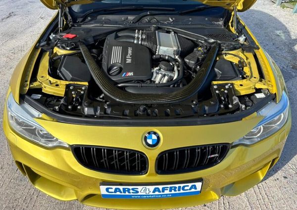 2014-BMW-M4-Coupe-Auto image:10