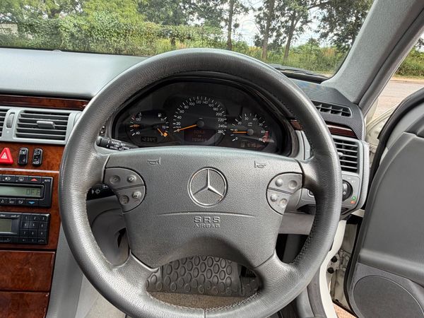 2001-Mercedes-Benz-E-Class-E-200-K-Elegance-Auto image:7