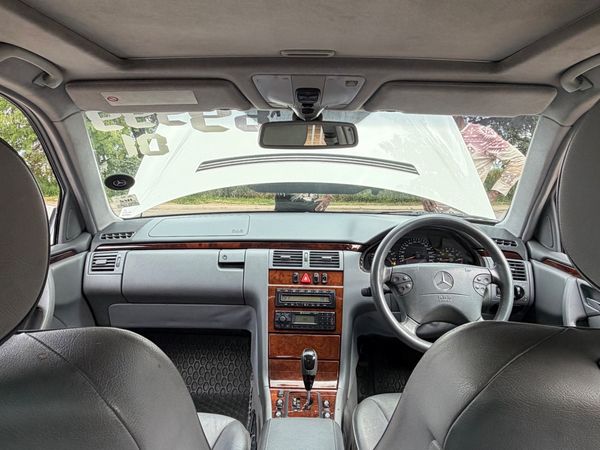 2001-Mercedes-Benz-E-Class-E-200-K-Elegance-Auto image:8