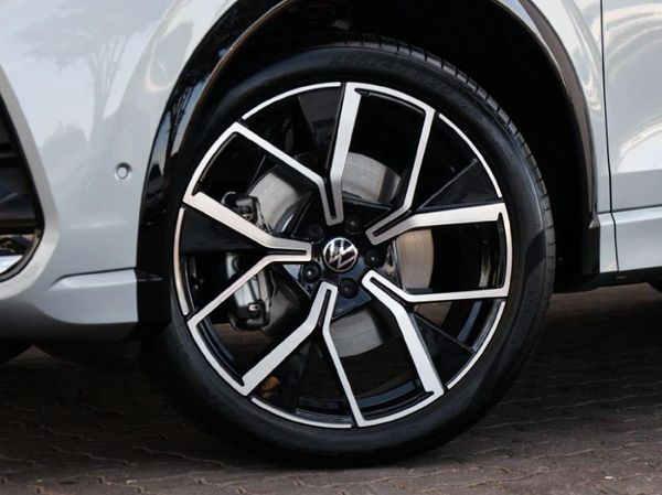 2026-Volkswagen-Tiguan-20TDI-R-Line-4Motion image:18