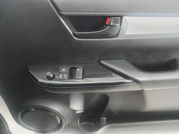 2023-Toyota-Hilux-24-GD-6-Raised-Body-Raider-Single-Cab image:10