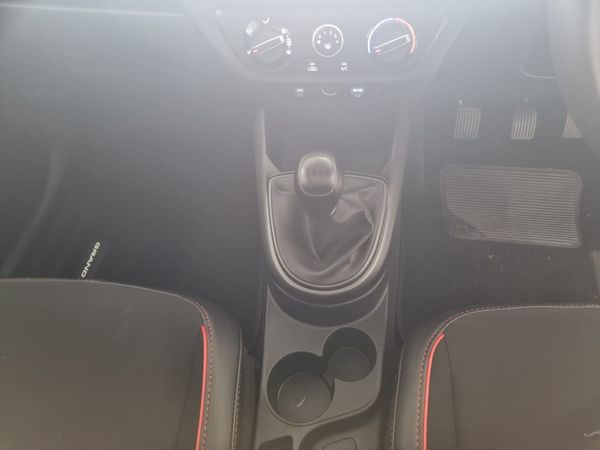 2026-Hyundai-Grand-i10-10-Executive-with-6-airbags-and-stability-contro image:12