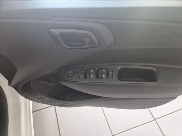 2026-Hyundai-Grand-i10-10-Executive-with-6-airbags-and-stability-contro image:7