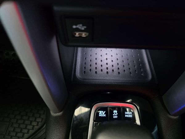 2025-Toyota-Corolla-Cross-18-XR-Hybrid image:16
