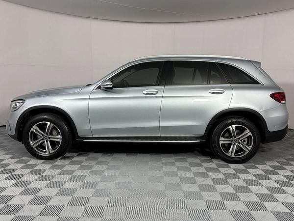 2022-Mercedes-Benz-GLC-300d-4Matic image:18
