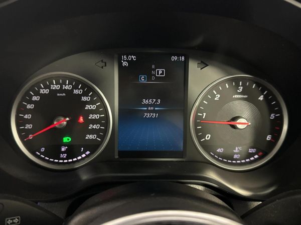 2022-Mercedes-Benz-GLC-300d-4Matic image:2