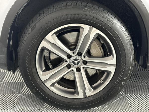 2022-Mercedes-Benz-GLC-300d-4Matic image:4