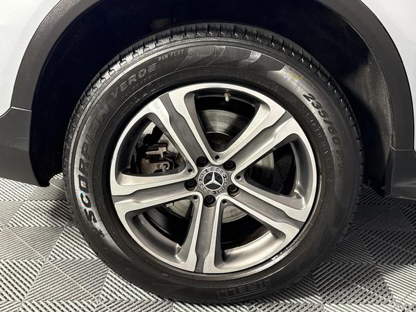 2022-Mercedes-Benz-GLC-300d-4Matic image:7
