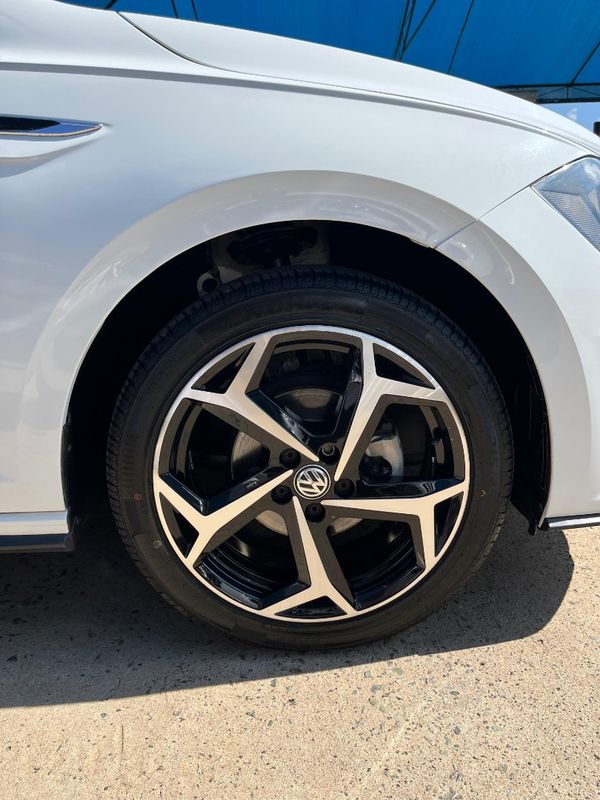 2019-Volkswagen-Polo-10-TSI-Comfortline image:14