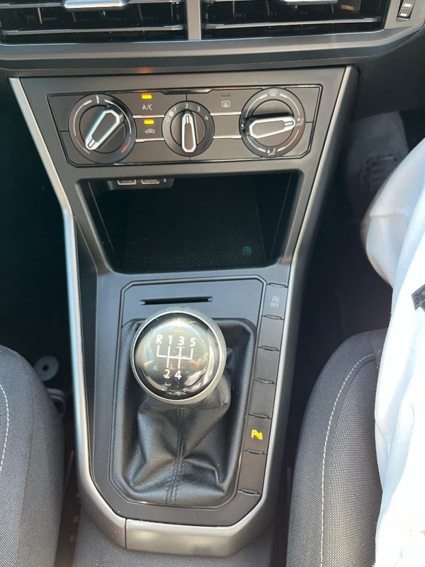 2019-Volkswagen-Polo-10-TSI-Comfortline image:6