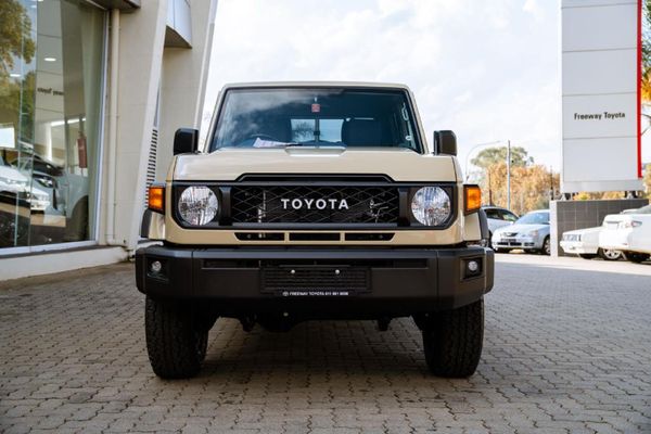 2026-Toyota-Land-Cruiser-79-28-GD-6-Double-Cab image:8