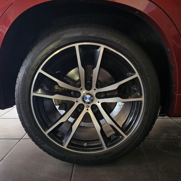 2015-BMW-X6-xDrive40d-M-Sport image:10