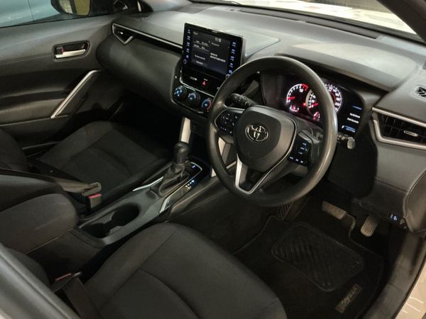 2023-Toyota-Corolla-Cross-18-XI image:12