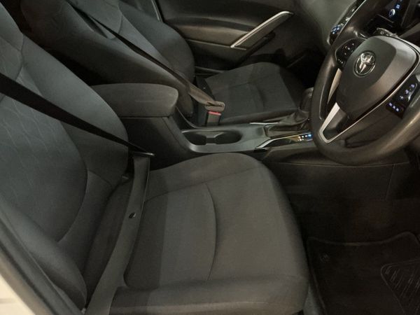 2023-Toyota-Corolla-Cross-18-XI image:13