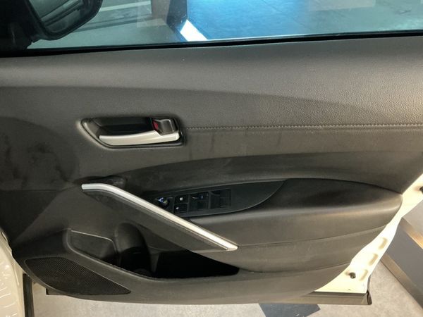 2023-Toyota-Corolla-Cross-18-XI image:23