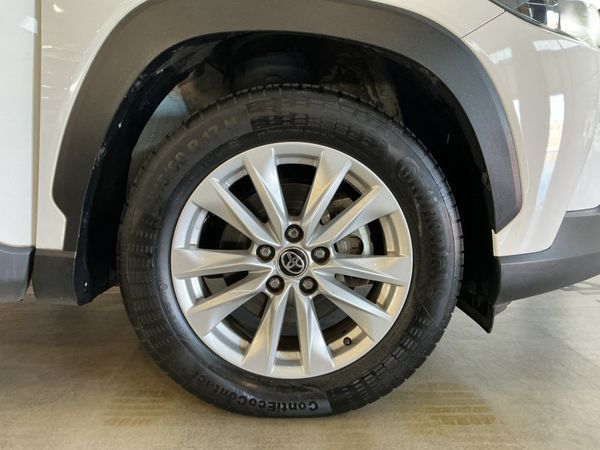 2023-Toyota-Corolla-Cross-18-XI image:24
