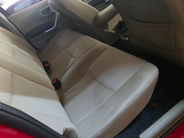 2019-Mahindra-TUV-300-15-TD-mHawk-7-seat image:5