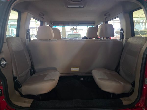 2019-Mahindra-TUV-300-15-TD-mHawk-7-seat image:6