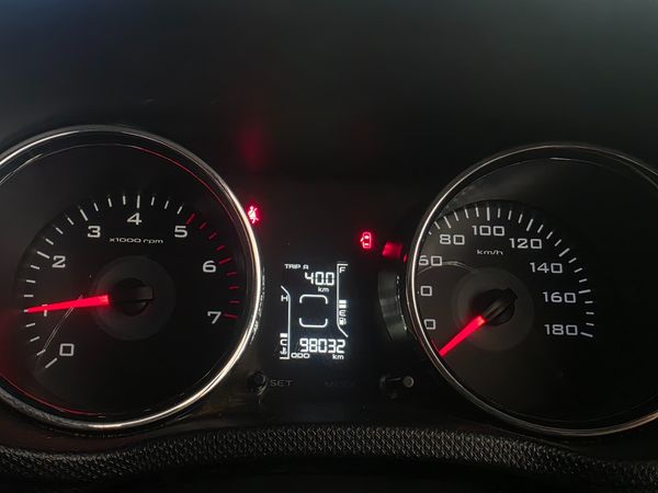 2019-Mahindra-TUV-300-15-TD-mHawk-7-seat image:8