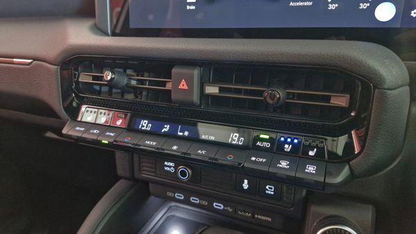 2026-Toyota-Land-Cruiser-Prado-VX-R-28GD-Auto image:11