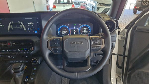 2026-Toyota-Land-Cruiser-Prado-VX-R-28GD-Auto image:16