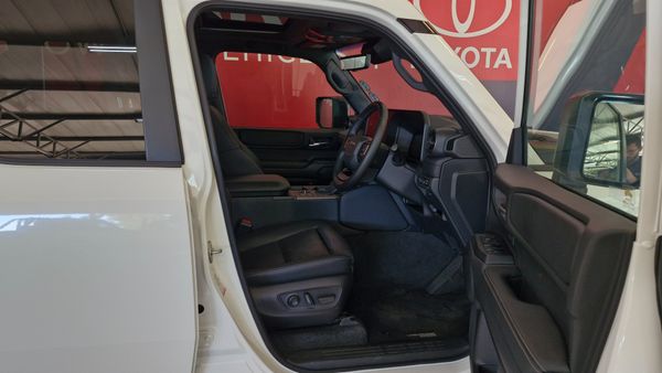 2026-Toyota-Land-Cruiser-Prado-VX-R-28GD-Auto image:20
