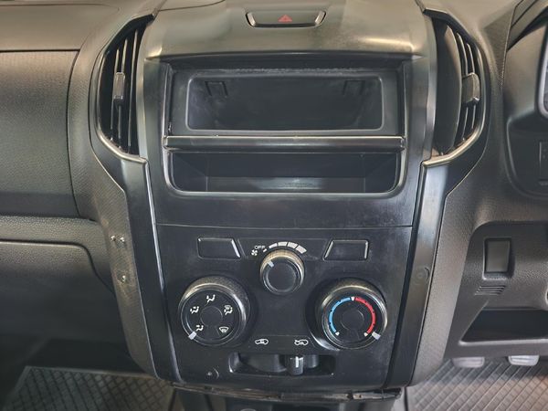 2019-Isuzu-D-Max-250C-Single-Cab image:11