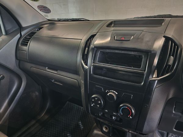 2019-Isuzu-D-Max-250C-Single-Cab image:13