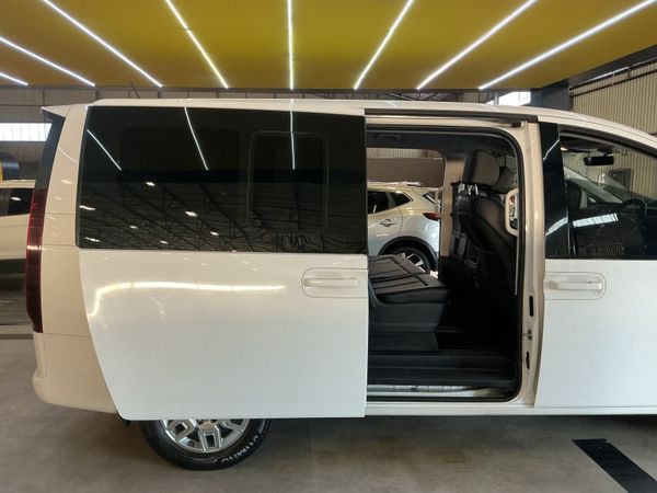 2023-Hyundai-Staria-22d-Executive-Auto image:12
