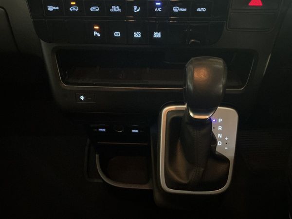 2023-Hyundai-Staria-22d-Executive-Auto image:22