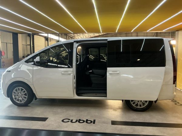 2023-Hyundai-Staria-22d-Executive-Auto image:3