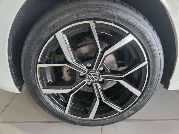 2020-Volkswagen-Polo-10-TSI-Trendline image:9
