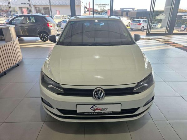 2020-Volkswagen-Polo-10-TSI-Trendline image:1