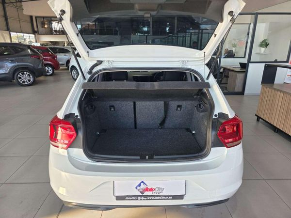 2020-Volkswagen-Polo-10-TSI-Trendline image:4
