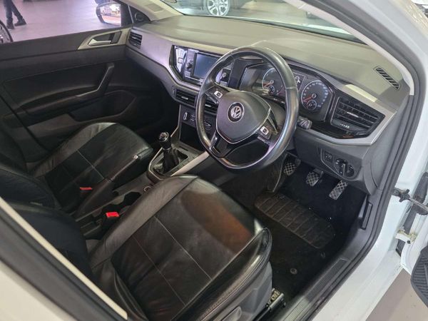 2020-Volkswagen-Polo-10-TSI-Trendline image:7