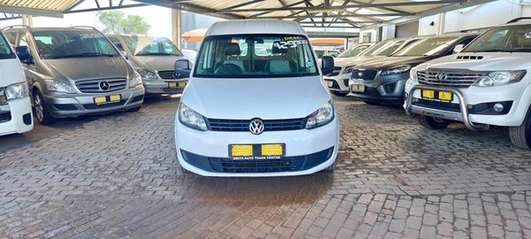 2012-Volkswagen-Caddy-Maxi-20-TDI-81kW-Panel-Van image:1