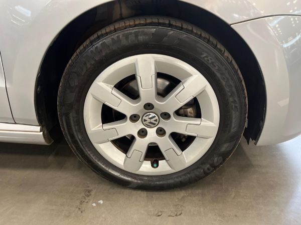 2012-Volkswagen-Polo-12-TDI-Bluemotion-5-dr image:8