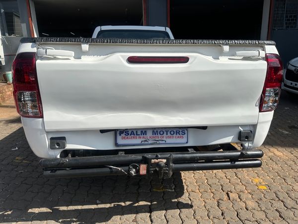 2016-Toyota-Hilux-24-GD-Single-cab image:5