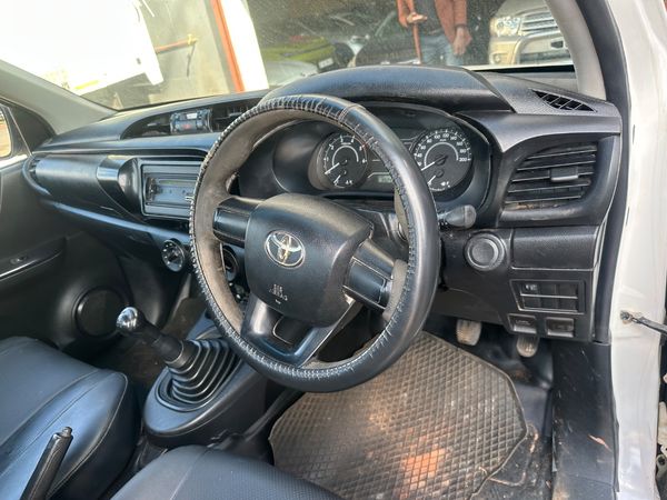 2016-Toyota-Hilux-24-GD-Single-cab image:7