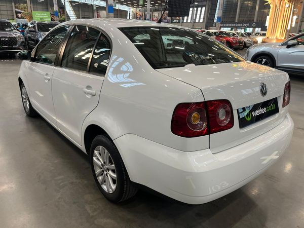 2016-Volkswagen-Polo-Vivo-GP-16-Trendline image:4
