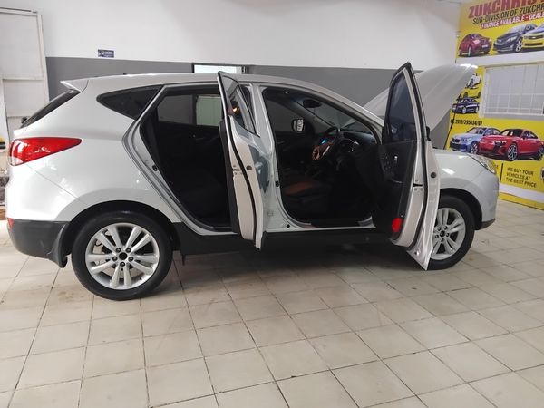 2013-Hyundai-ix35-20-Premium image:12