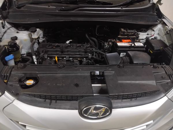 2013-Hyundai-ix35-20-Premium image:16