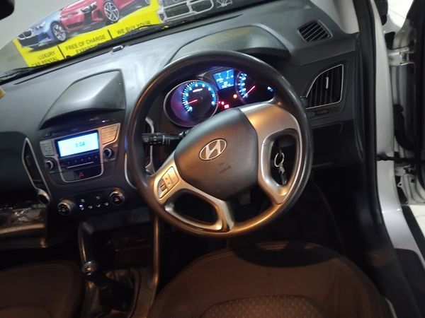2013-Hyundai-ix35-20-Premium image:6