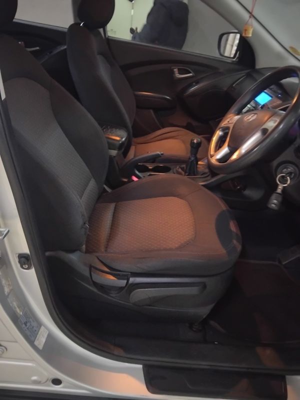 2013-Hyundai-ix35-20-Premium image:8