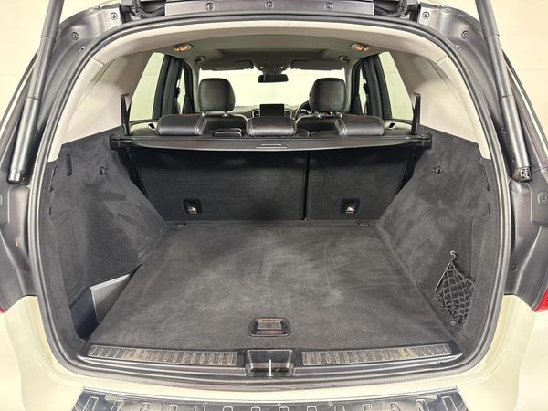 2013-Mercedes-Benz-ML-250-Bluetec image:12