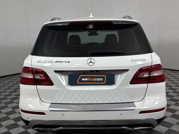2013-Mercedes-Benz-ML-250-Bluetec image:16