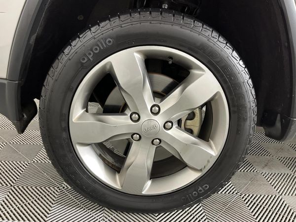 2013-Jeep-Grand-Cherokee-30-V6-CRD-Overland image:4