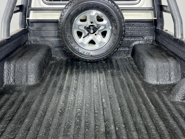2019-Toyota-Land-Cruiser-79-45-D-Double-Cab image:12