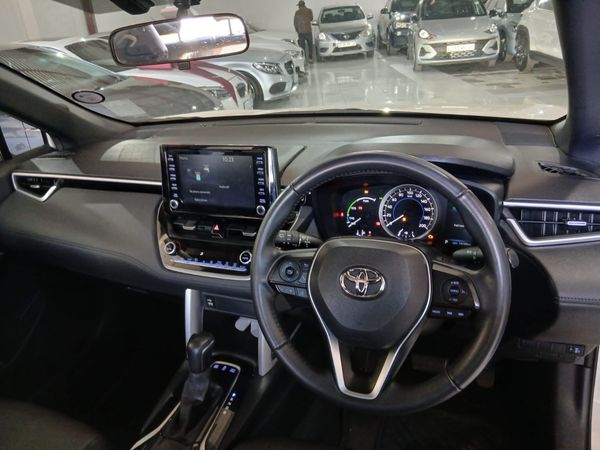 2024-Toyota-Corolla-Cross-18-XS-Hybrid image:9