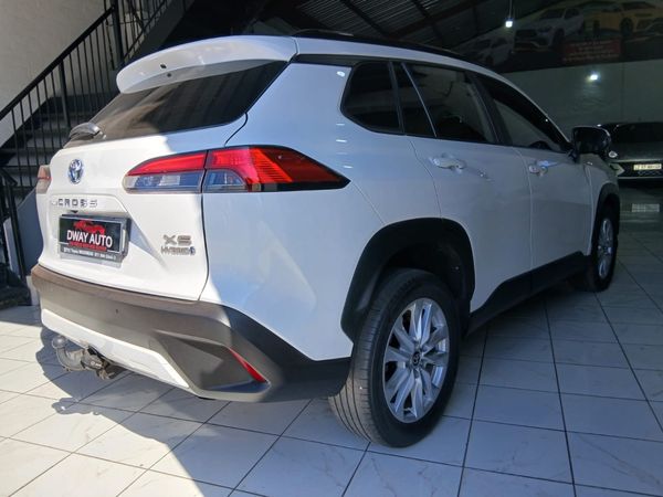 2024-Toyota-Corolla-Cross-18-XS-Hybrid image:3